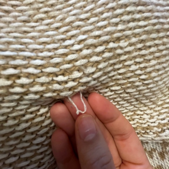 Patterned neutral chunky knit sweater - Picture 7 of 7